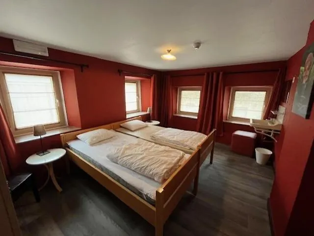 La Belle Vie Aux Quartes *